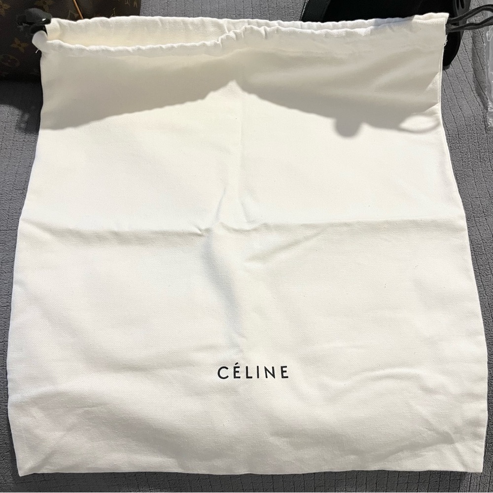 Authentic Céline Trapeze Bag; Small Black - Picture 12 of 13